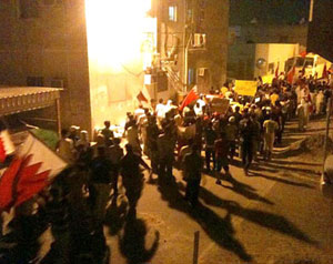 احتجاجات ومحاكمة معارضين بالبحرين 