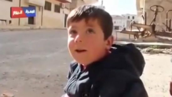 بالفيديو : طفل يحفر قبراً لبشار الأسد بالفيديو : طفل يحفر قبراً لبشار الأسد