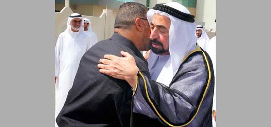 بالصور: حاكم الشارقة يعزّي أسرة الطفل " عبيدة " بالصور: حاكم الشارقة يعزّي أسرة الطفل " عبيدة "