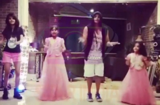 فيديو : شاب يرقص مع الأطفال