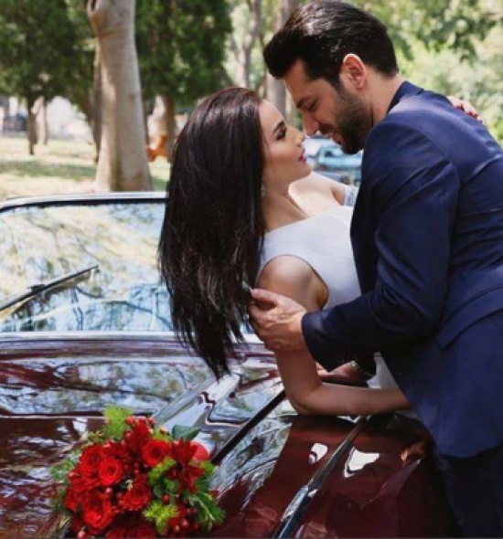 بالفيديو - إليكم مفاجأة زوجة مراد يلدريم الساحرة ليوم ميلاده