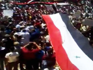 7 قتلى بينهم طفل برصاص قوات الأمن السورية في جمعة "سقوط الشرعية"