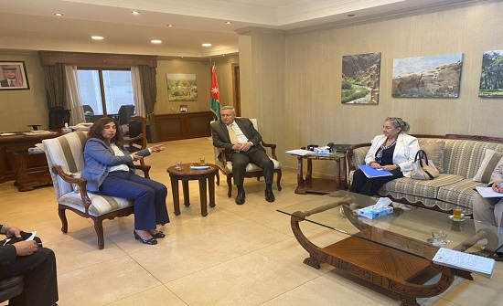وزير البيئة يلتقي الأمين التنفيذي للجنة الأمم المتحدة الاقتصادية والاجتماعية لغرب آسيا وزير البيئة يلتقي الأمين التنفيذي للجنة الأمم المتحدة الاقتصادية والاجتماعية لغرب آسيا