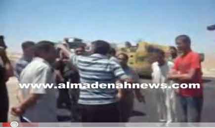 أبناء  " الحياض " في ذيبان يعترضون آليات أحد المتعهدين ( فيديو ) 