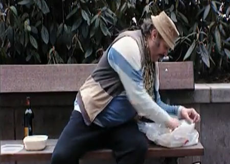 رجل غريب الأطوار