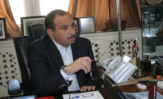 اجتماع لبحث التحديات التي تواجه النقل والقطاعين الصناعي والتجاري اجتماع لبحث التحديات التي تواجه النقل والقطاعين الصناعي والتجاري