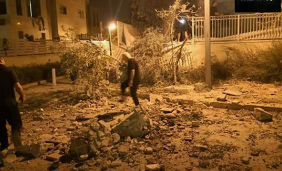 بالصور والفيديو : إطلاق صاروخ من قطاع غزة وسقوطه في مدينة بئر السبع