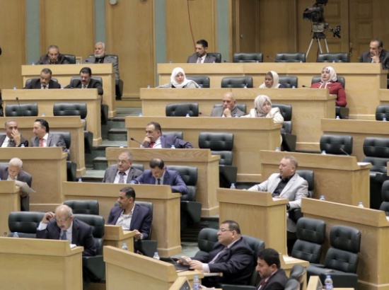 مجلس النواب يستمع في جلسة رقابية لردود الحكومة