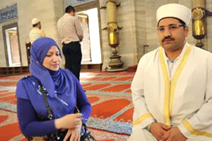 ملايين السائحات العاريات يقتحمن مساجد تركيا ملايين السائحات العاريات يقتحمن مساجد تركيا