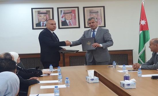 الخرابشة: مذكرتا تفاهم لاستكشاف الليثيوم والذهب جنوب المملكة الخرابشة: مذكرتا تفاهم لاستكشاف الليثيوم والذهب جنوب المملكة