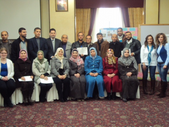 تدريب 18 معلما ومعلمة على "مشروع المواطنة" - صور