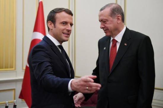 ماكرون: أسعى لإغضاب الرؤساء واضطر للحديث مع أردوغان أسبوعياً ماكرون: أسعى لإغضاب الرؤساء واضطر للحديث مع أردوغان أسبوعياً