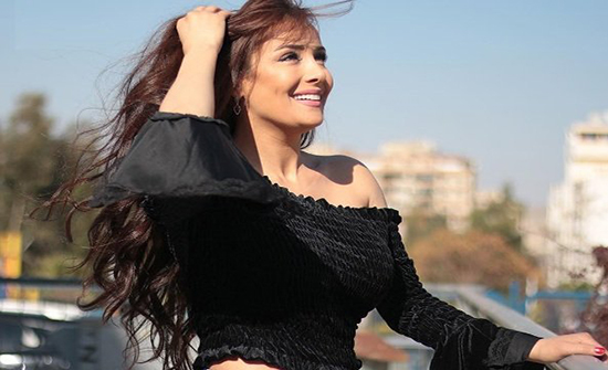 كندة حنا تستعرض أحدث إطلالاتها في شوارع دمشق ( صور ) كندة حنا تستعرض أحدث إطلالاتها في شوارع دمشق ( صور )