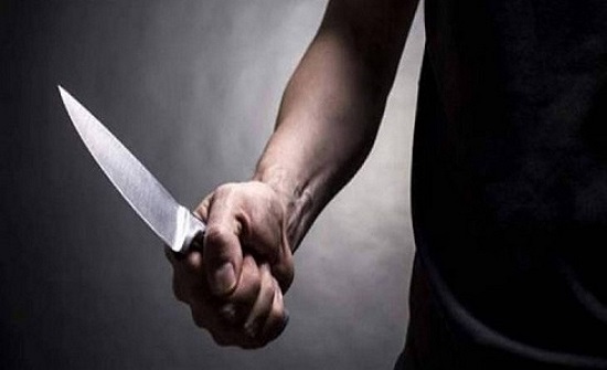 سوداني يطعن مسنًا حاول حماية بناته من التحرش سوداني يطعن مسنًا حاول حماية بناته من التحرش