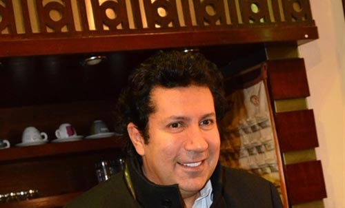 بالفيديو.. هاني رمزي يشهد حفل توقيع «إزاي» للكاتبة حنان مفيد فوزي بالفيديو.. هاني رمزي يشهد حفل توقيع «إزاي» للكاتبة حنان مفيد فوزي
