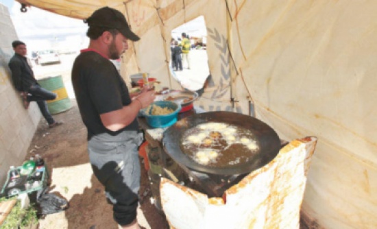 منح تراخيص العمل للسوريين يبدأ بجني ثماره