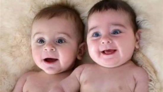 فاجعة في ليلة عيد الميلاد ..توأم صغير توفي بطريقة مروّعة!