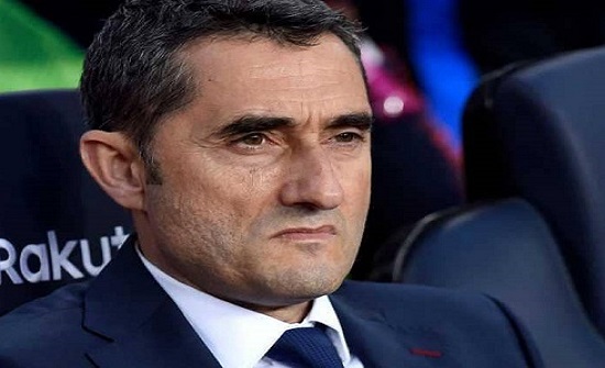 مدرب برشلونة يخرج عن صمته بشأن رحيل رونالدو