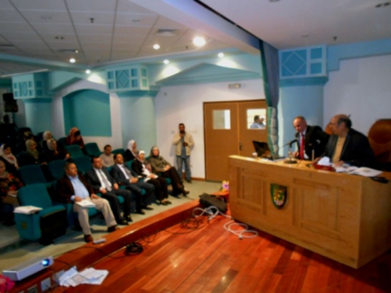 محاضرة تثقيفية لموظفي البلقاء التطبيقية