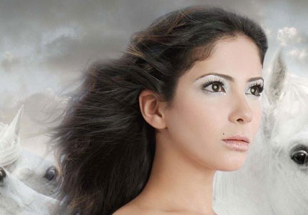 منى زكي: يجب الحفاظ على مطالب "ثورة 25 يناير"!