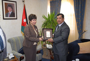 الجامعة الهاشمية تبحث تعزيز علاقات التعاون المشترك مع الملحقية الثقافية العُمانية ( صور )