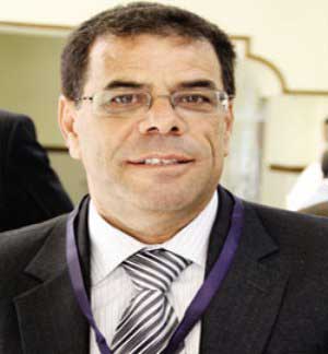 نقيب الصيادلة ينتقد استبعاد الدواء من قائمة السلع المعفاة من الضريبة 