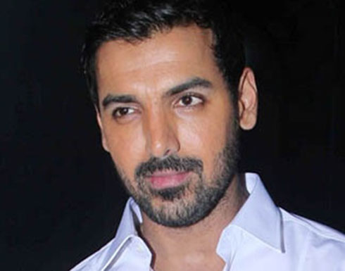 إصابة نجم الحركة الهندي ونقله إلى المستشفى بسبب مشهد عنيف