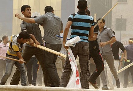 مشاجرة بالمفرق بعد طعن شاب مشاجرة بالمفرق بعد طعن شاب