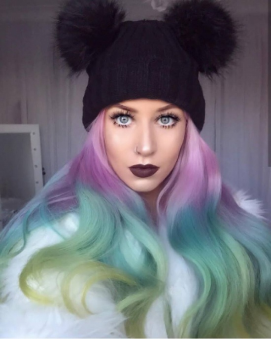 الألوان التي ارادتها في حياتها وضعتها في شعرها! " صور "