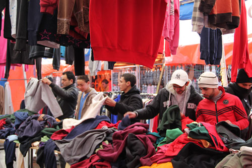 اشتباكات بين أصحاب بسطات وأفراد من أمانة عمان في " العبدلي "