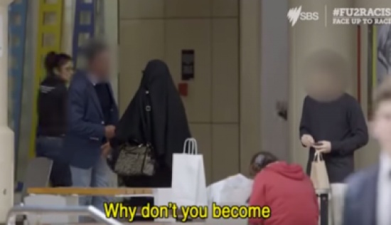 فيديو: جربت ارتداء النقاب بأستراليا.. شاهد ماذا كانت ردة الفعل؟