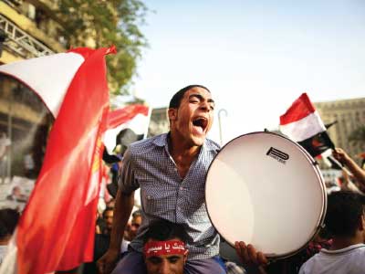 اوباما يتطلع للعمل مع السيسي... ومنصور يحذره من «جماعات المصالح» اوباما يتطلع للعمل مع السيسي... ومنصور يحذره من «جماعات المصالح»