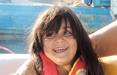 طفلة مصرية عمرها خمس سنوات فشلا في اغتصابها فألقيا بها من الطابق الحادي عشر طفلة مصرية عمرها خمس سنوات فشلا في اغتصابها فألقيا بها من الطابق الحادي عشر
