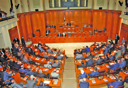 البرلمان اللبناني يمدّد لنفسه عاماً و5 أشهر