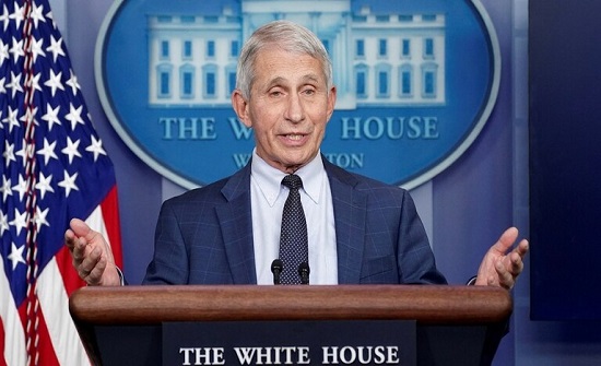 فاوتشي: لا نحتاج حاليا إلى تغيير اللقاحات لمواجهة "أوميكرون"