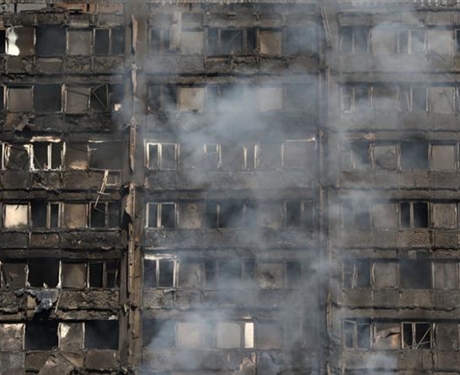 إرتفاع عدد ضحايا حريق لندن إلى 70 شخصا