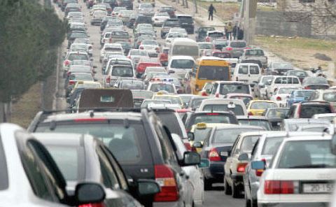 خبراء: تعزيز السلامة المرورية يستوجب انشاء مؤسسة تعنى بها