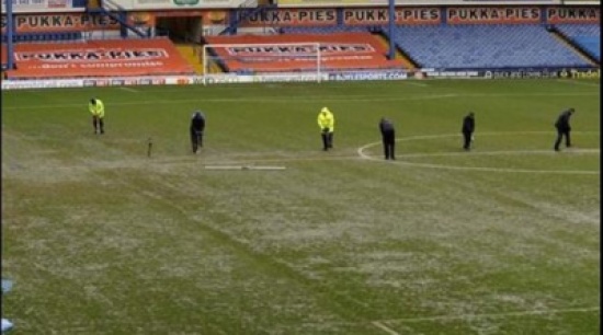 بعد غرق الملعب..السلطات تؤجل لقاء شيفيلد وتشارلتون