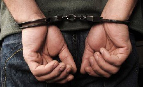 ضبط مطلوب بقضايا سرقة في البادية الشمالية ضبط مطلوب بقضايا سرقة في البادية الشمالية