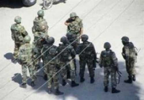 مقتل عشرات الجنود السوريين في العراق برصاص مجهولين مقتل عشرات الجنود السوريين في العراق برصاص مجهولين