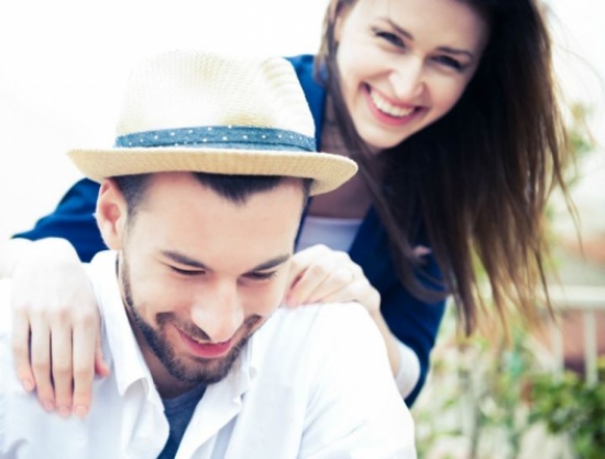 10 إشارات تشير إلى أنك متزوجة من رجل عظيم صالح 10 إشارات تشير إلى أنك متزوجة من رجل عظيم صالح