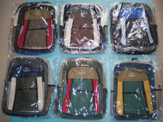 توزيع حقائب مدرسية في غور الصافي