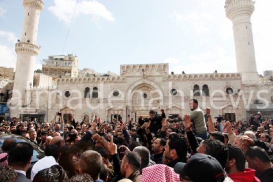 النسور يشارك في صلاة الغائب في المسجد الحسيني النسور يشارك في صلاة الغائب في المسجد الحسيني