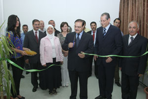 الطويسي يفتتح معرض مشاريع تخرج طلبة العمارة في الأردنية