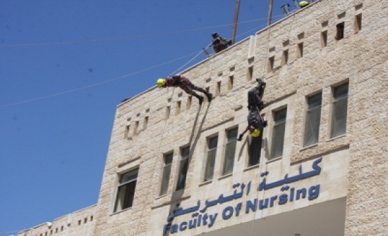 كلية تمريض فيلادلفيا تقيم يوماً طبياً بمخيم البقعة