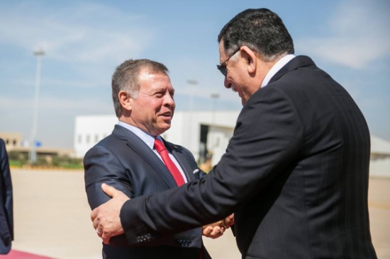 الملك في مقدمة مستقبلي القادة والوفود المشاركة في القمة العربية..صور