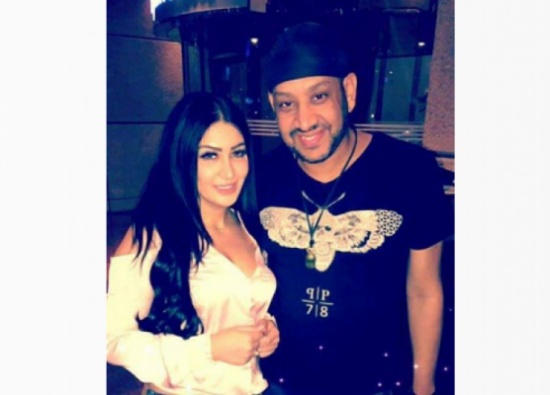 عصام كاريكا يبكي بعد لقائه بفنانة أرجنتينية!