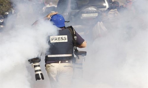 60 حالة انتهاك ضد الصحفيين في الوطن العربي الشهر الماضي 60 حالة انتهاك ضد الصحفيين في الوطن العربي الشهر الماضي