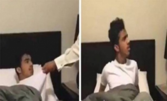 شاهد: أب يمازح ابنه "قم من النوم طلقت أمك"!