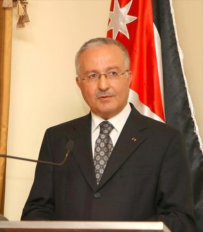 السفير الصمادي يلتقي وزير الشؤون الاجتماعية والعمل القطري السفير الصمادي يلتقي وزير الشؤون الاجتماعية والعمل القطري